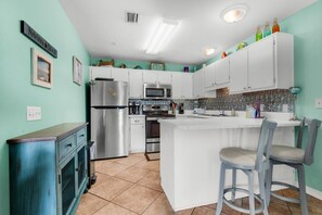 Appartement, 1 très grand lit et 1 canapé-lit (Sunset Harbor Villas 313) | Cuisine privée