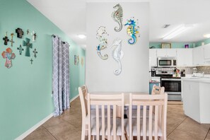 Apartment, 1 King Bed with Sofa bed (Sunset Harbor Villas 313) | Dining - Sunset Harbor Villas 313 (Navarre)