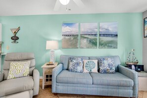 Appartement, 1 très grand lit et 1 canapé-lit (Sunset Harbor Villas 313) | Coin séjour