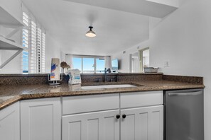 Appartement, 1 grand lit (Gulf Winds 101) | Salle de bain