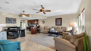 Rumah, Beberapa Tempat Tidur (House of the Blues) | Area keluarga | TV