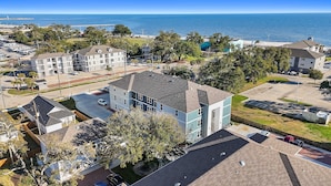 Exterior - Fun in the Sun 2 Bed Apt. (Biloxi)