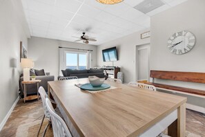 Apartment, Multiple Beds (Sans Souci unit 209) | Dining