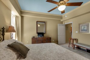 Apartamento, várias camas (Sans Souci unit 704) | 2 quartos, Wi-Fi