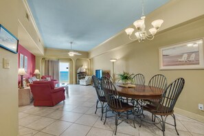 Apartment, Multiple Beds (Sans Souci unit 704) | Dining