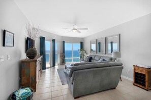 Living area - Emerald Isle Unit 1206 (Pensacola Beach)