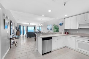 Apartment, Multiple Beds (Emerald Isle unit 1206) | Private kitchen | Oven, toaster, paper towels - Emerald Isle Unit 1206 (Pensacola Beach)