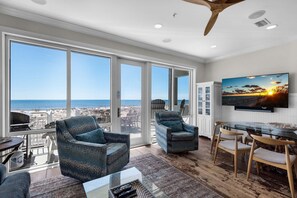 Apartment, Mehrere Betten (White Sands 451- Beach Dreams) | Wohnbereich