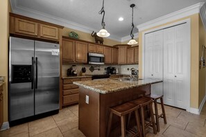 Appart'hôtel, plusieurs lits (White Sands 423) | Cuisine privée