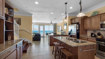 Condo, Multiple Beds (White Sands 423) | Interior