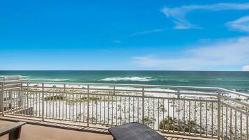 Apartment, 1 King Bed with Sofa bed (Seahorse unit R) | Property grounds