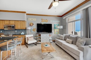 Living area - Seahorse Unit R (Pensacola Beach)