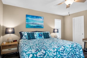 ์ํํธ, ์นจ๋(์ฌ๋ฌ ๊ฐ) (Villas on the Gulf unit A8)
