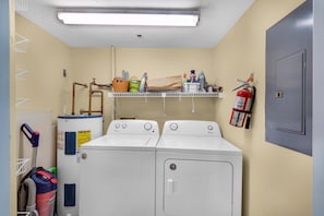 Apartment, Multiple Beds (Tristan Towers unit 14D) | Interior