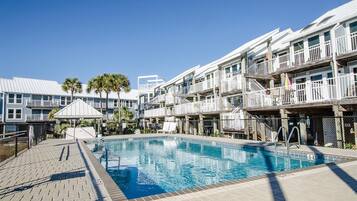 Apartemen, 1 Tempat Tidur Queen dengan tempat tidur Sofa (LaBahia 224) | Kolam renang | Kolam renang outdoor