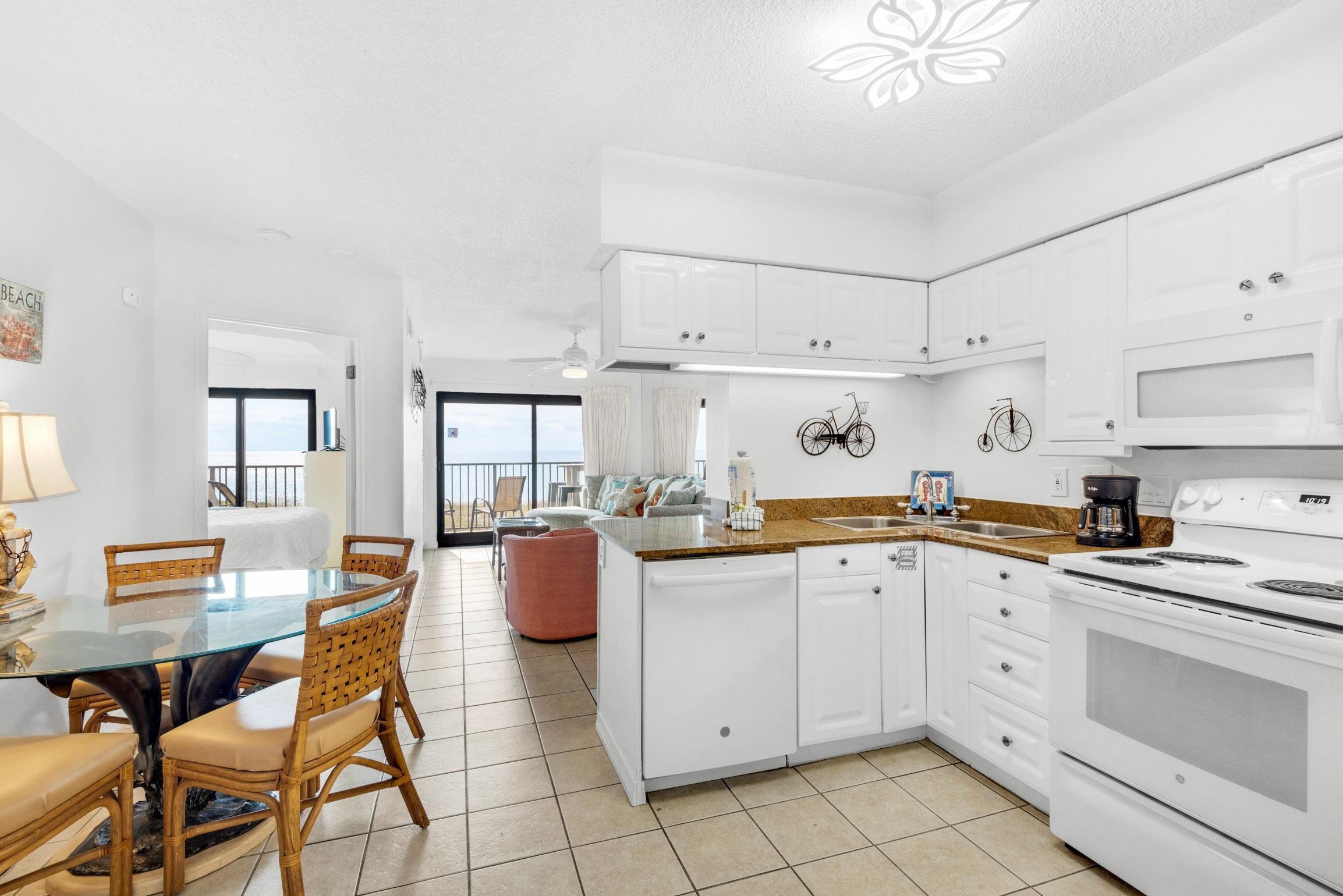 Apartment, 1 Queen Bed with Sofa bed (Sundunes 112) | Private kitchen | Oven, toaster, paper towels