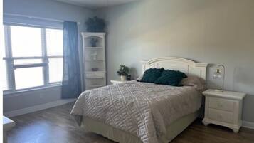 2 chambres, fer et planche Ă repasser, Wi-Fi, draps fournis