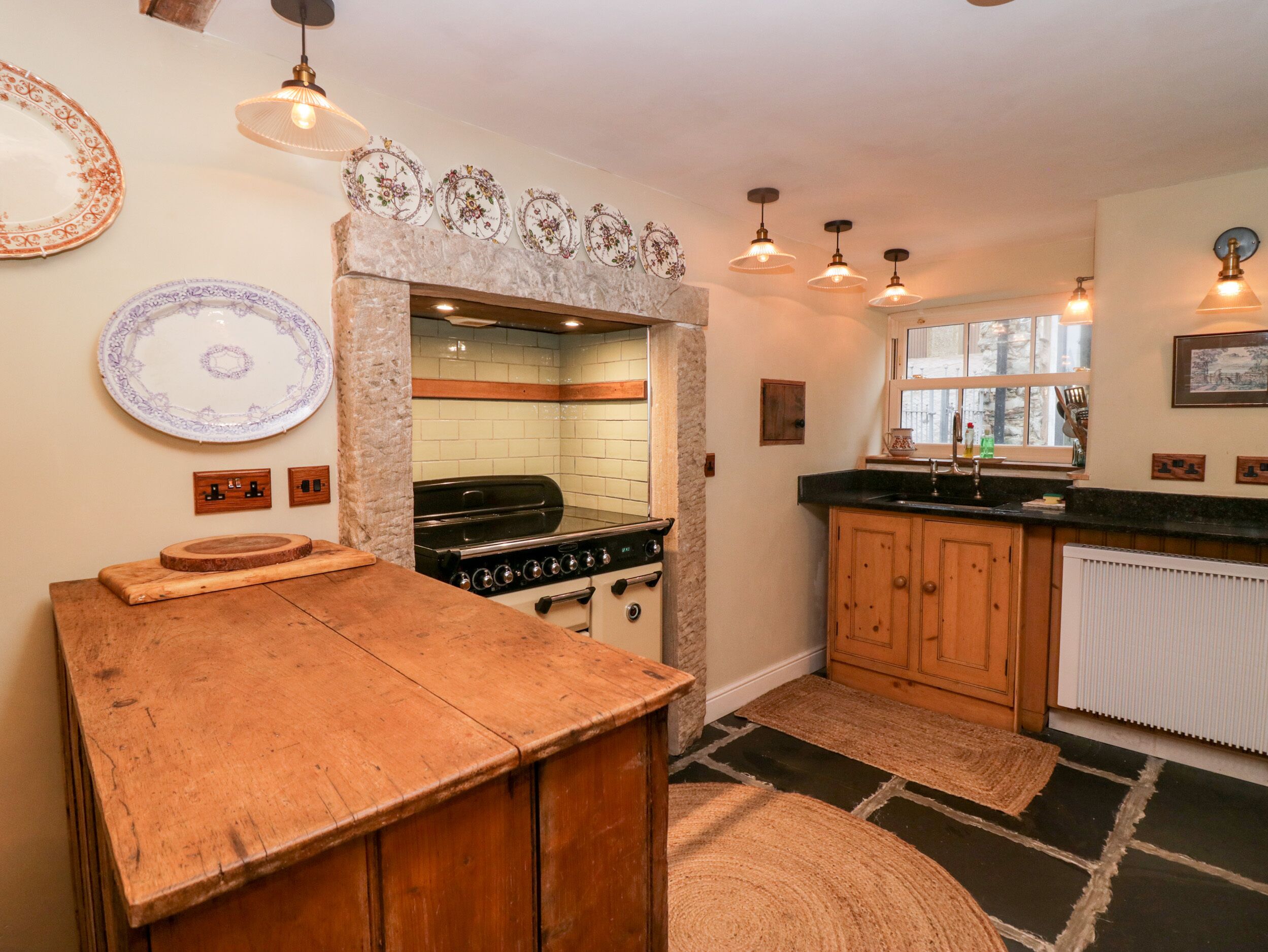  電冰箱、洗碗機、電熱水壺、烤麵包機