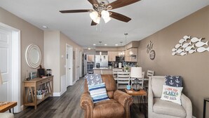 Unclassified image, 4 of 34, button - Luxury Lakeview 2 BR Condo w/Table Rock Lake View (Hollister)