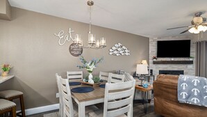 Unclassified image, 5 of 34, button - Luxury Lakeview 2 BR Condo w/Table Rock Lake View (Hollister)