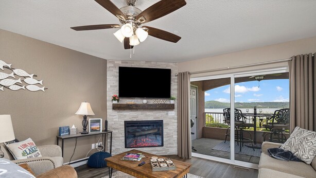 Unclassified image, 1 of 34, button - Luxury Lakeview 2 BR Condo w/Table Rock Lake View (Hollister)