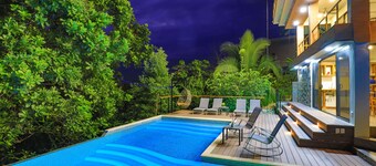 Breathtaking Jungle Views and Abundant Wildlife -  Large pool.