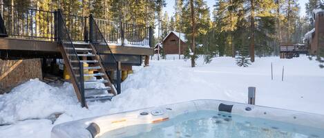 Tina de hidromasaje al aire libre