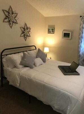 1 habitación, tabla de planchar con plancha, wifi y ropa de cama 