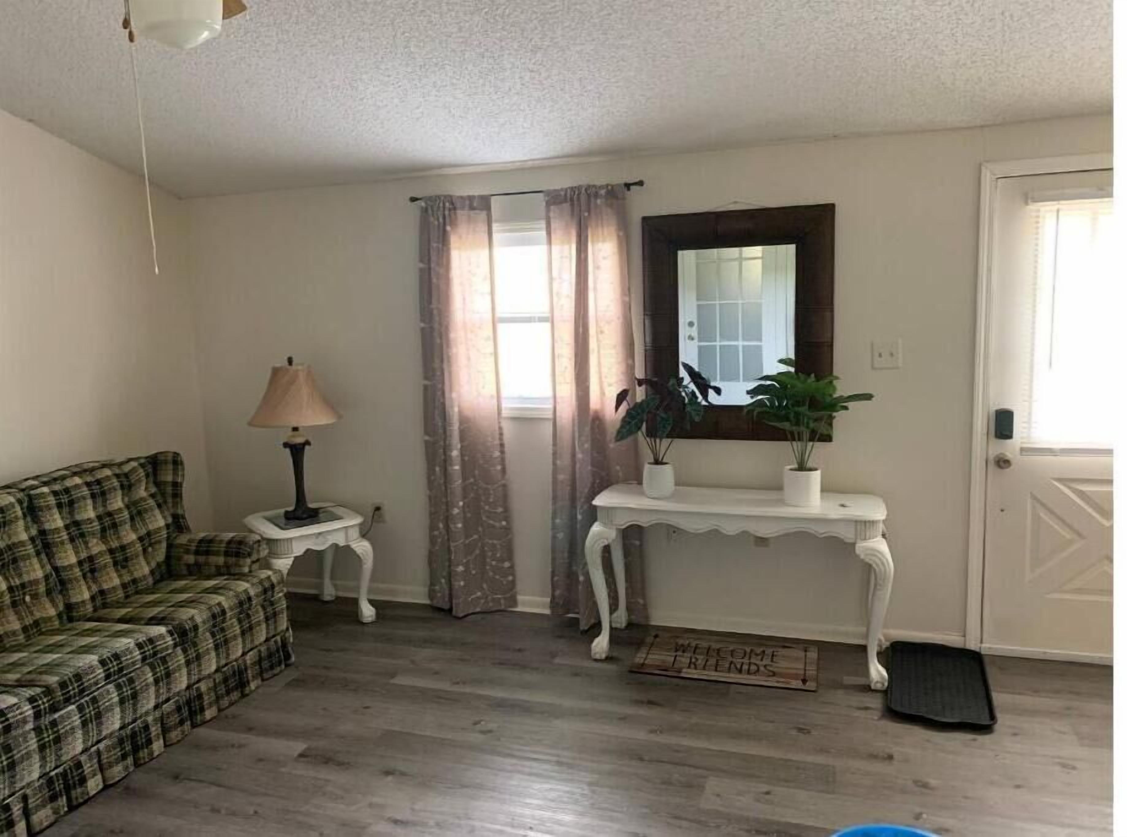 Twin Oaks- Barn Apartment - Lake Verret, LA