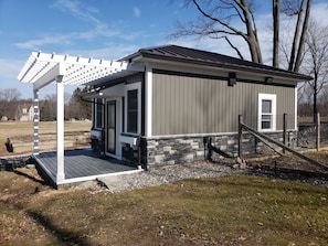 Exterior - Cozy Garden cottage on 15 acres is perfect executive rental or couples retreat. (Vermilion)