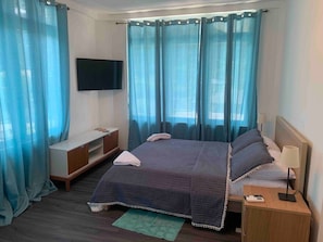 3 chambres, fer et planche à repasser, accès Internet, draps fournis