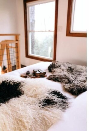1 bedroom, desk, free WiFi, bed sheets