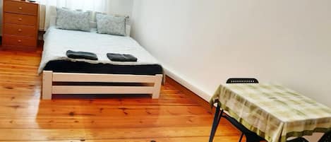 1 habitación y ropa de cama