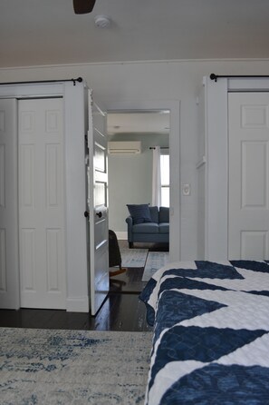 1 habitación, tabla de planchar con plancha, wifi y ropa de cama