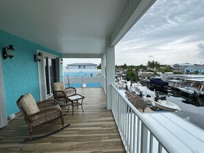 Terrace/patio - CANAL FRONT HOME WITH DOCK FOR YOUR BOAT.  CENTRALLY LOCATED IN KEY LARGO (Key Largo)