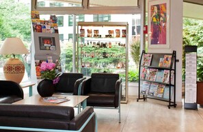 Lobby - APART HOTEL Adagio 4 pers. 7/19-26. Close to Metro (Issy-les-Moulineaux)