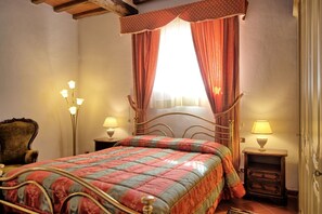 3 bedrooms, travel crib, free WiFi - Loggiato - Apartment with pool (Acone)