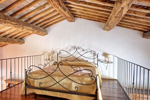 1 bedroom, travel cot, free WiFi - Fienile - Apartment with pool (Acone)