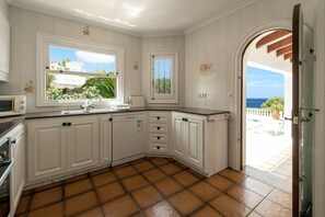 Frigorífic, microones, forn i rentaplats