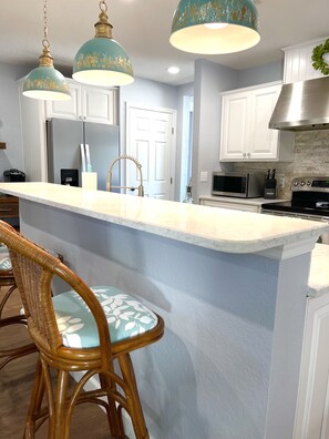 Fridge, microwave, oven, stovetop - Blue Bayou - Charming home with heated pool, tiki and OPTIONAL BOAT DOCKAGE (Bradenton)