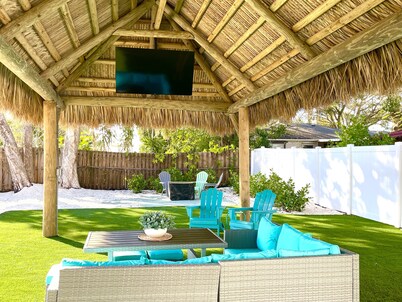 Blue Bayou - Charming home with heated pool, tiki and OPTIONAL BOAT DOCKAGE