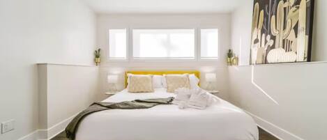 1 habitación, tabla de planchar con plancha, wifi gratis y ropa de cama
