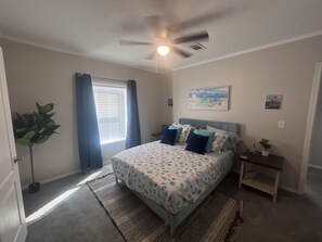 4 chambres, fer et planche à repasser, Wi-Fi, draps fournis