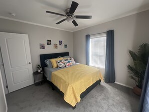 4 bedrooms, iron/ironing board, WiFi, bed sheets