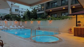 Seasonal outdoor pool