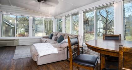 NEW! Spacious & kid friendly - great for the whole fam! Close to everything!