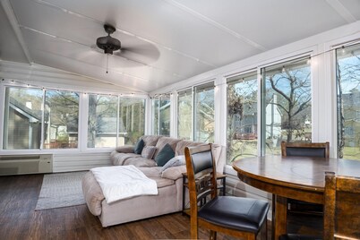 NEW! Spacious & kid friendly - great for the whole fam! Close to everything!