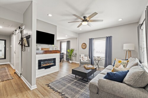 Welcome Home! 10 mins to the Horse Park, Bourbon Trail & We're Pet Friendly