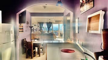 Apartment, 1 Bedroom, Balcony, City View | Interior