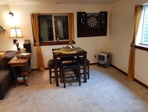 Dining - CDA Place - Private 2BR 1BA 1,300 SF Bsmt Suite (Coeur d'Alene)